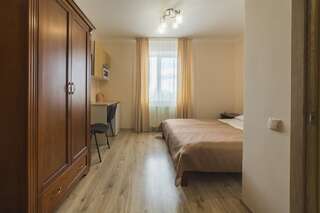 Апарт-отели Villa ZHANNA Central park Трускавец Улучшенный двухместный номер с 1 кроватью-5